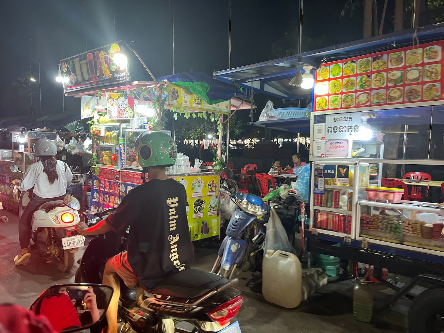 Les stands de street food autour du vieux marché de Siem Reap